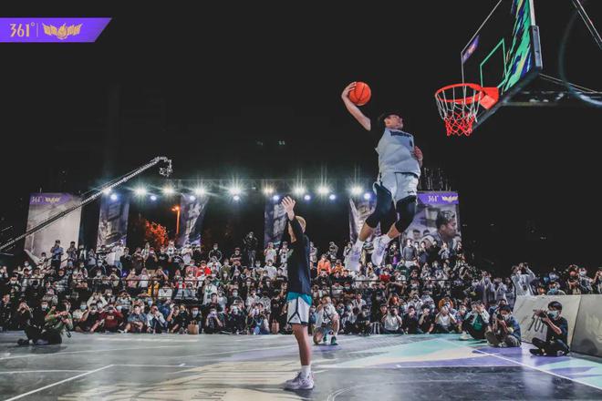 在经历一个 在经历一个