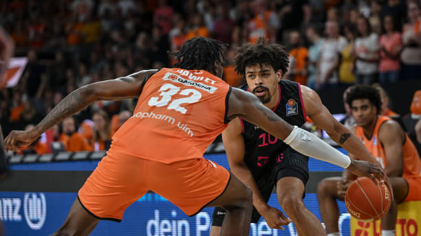 回防存在巨 回防存在巨