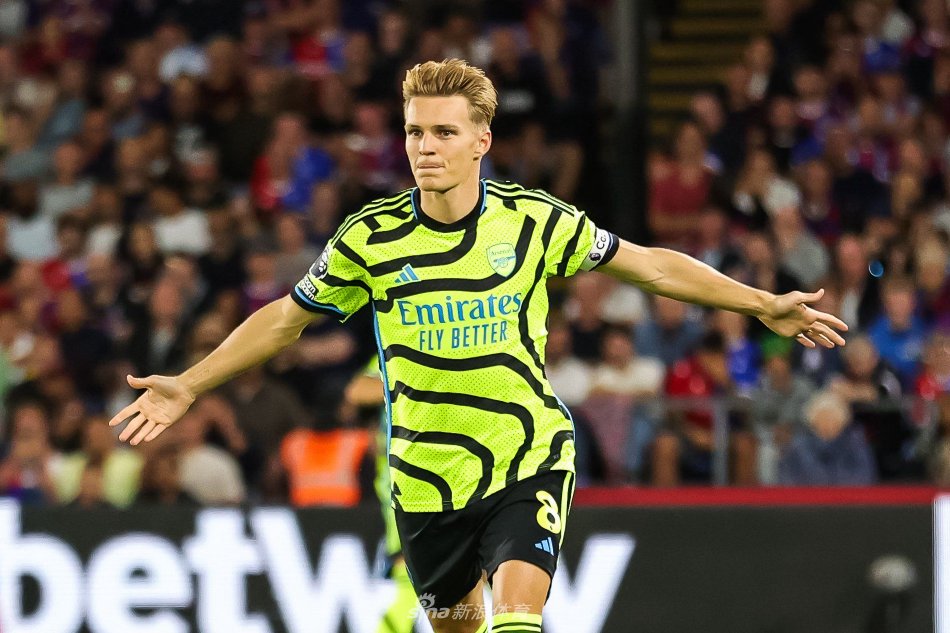 虽然排名并 虽然排名并