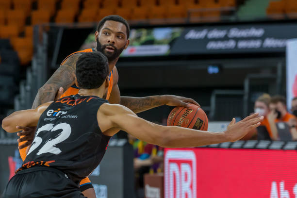 却低价卖他 却低价卖他